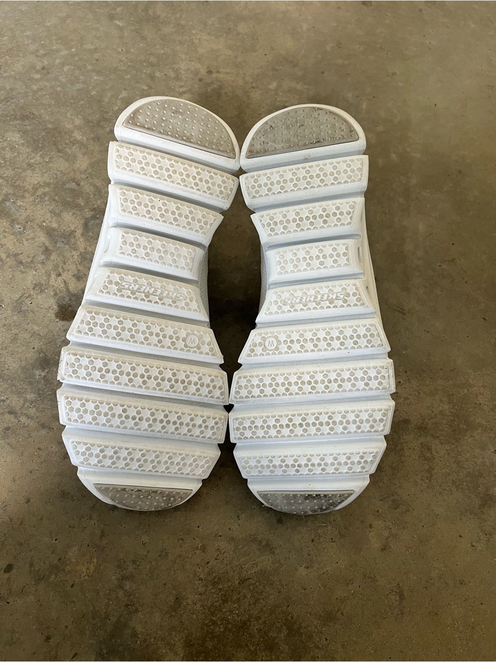 Skechers All-White Slip-On glide step Sneakers 8.5 wide - Picture 6 of 6